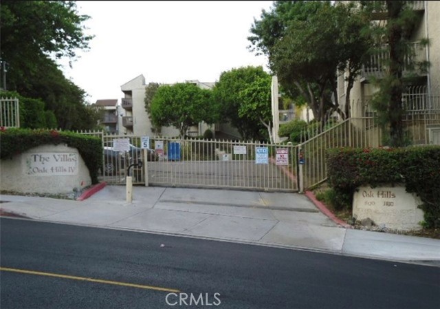 Detail Gallery Image 2 of 41 For 1620 Neil Armstrong St #203,  Montebello,  CA 90640 - 3 Beds | 2 Baths