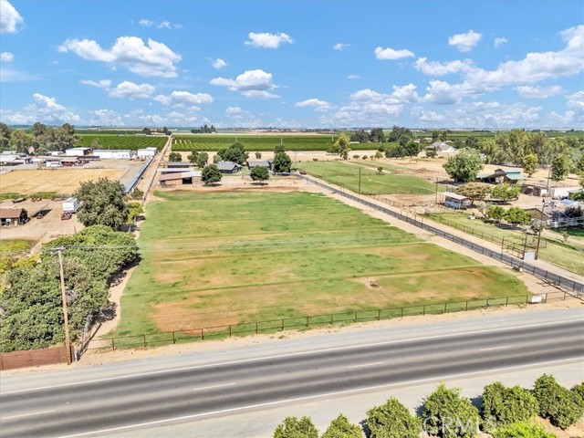 Detail Gallery Image 8 of 55 For 34811 Road 132, Visalia,  CA 93292 - 5 Beds | 3 Baths