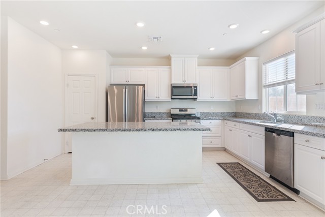 Detail Gallery Image 13 of 59 For 3938 Cambria Privado, Ontario,  CA 91762 - 5 Beds | 3 Baths