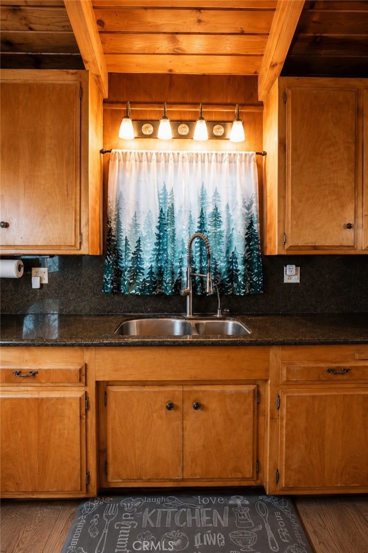 https://media.crmls.org/medias/46a04897-0eff-4f57-a79b-4802c20590a0.jpg?preset=X-Large