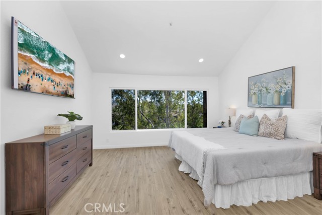 Detail Gallery Image 16 of 37 For 64 Sea Island Dr, Newport Beach,  CA 92660 - 2 Beds | 2 Baths