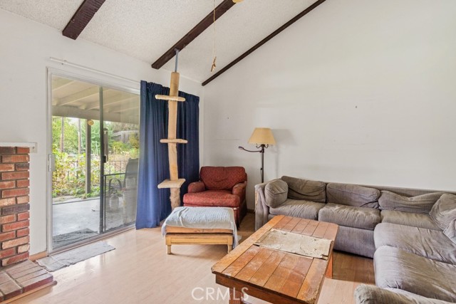 Detail Gallery Image 4 of 26 For 521 Bond, Redlands,  CA 92373 - 4 Beds | 2 Baths