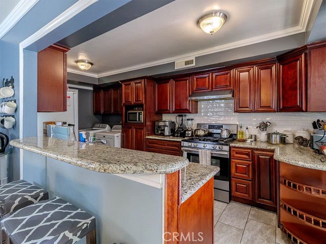 Detail Gallery Image 6 of 28 For 1255 W D, Ontario,  CA 91762 - 3 Beds | 2 Baths