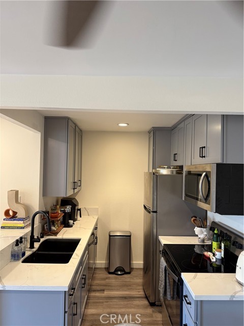 Detail Gallery Image 5 of 11 For 8163 Redlands St #48,  Playa Del Rey,  CA 90293 - 1 Beds | 1 Baths