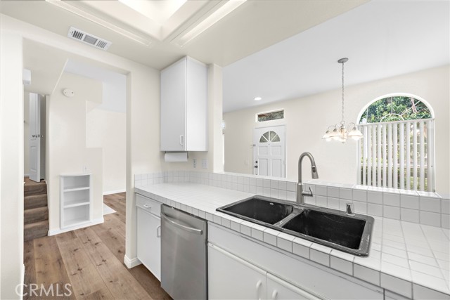 1 Montana Del Lago Drive, Rancho Santa Margarita CA: https://media.crmls.org/medias/46a1b7ba-6796-422a-9356-2a3521065433.jpg