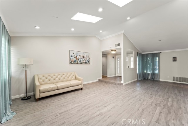 7007 Royer Avenue, West Hills CA: https://media.crmls.org/medias/46a31657-95bf-4b40-8c2d-a8e1e4c081fe.jpg