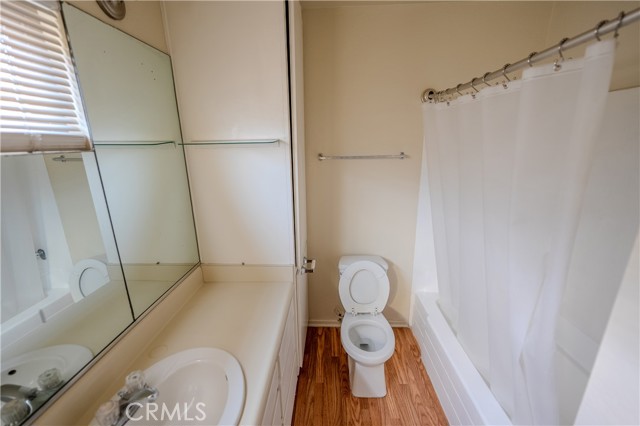 18911 Florida Street, Huntington Beach CA: https://media.crmls.org/medias/46a55571-398a-42b2-8164-30e63a71705e.jpg