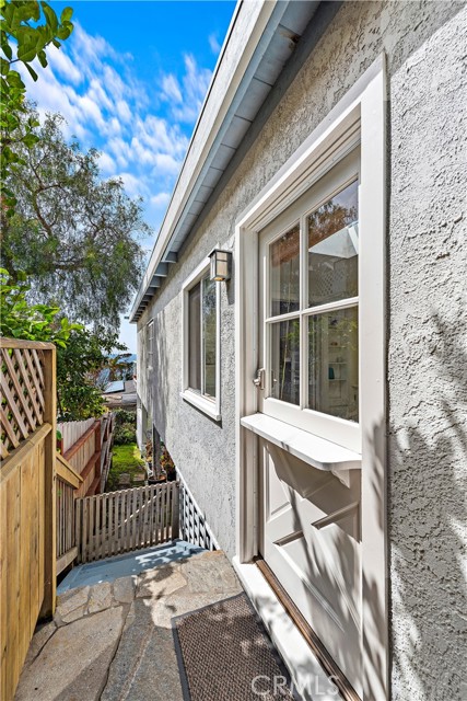 Detail Gallery Image 23 of 27 For 2873 Rounsevel, Laguna Beach,  CA 92651 - 2 Beds | 2 Baths