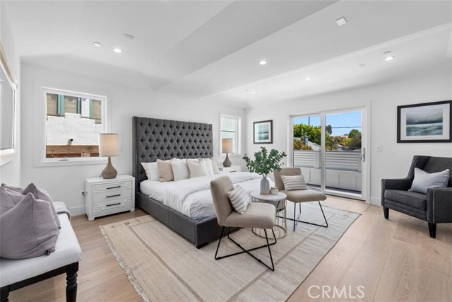 3002 Laurel Avenue, Manhattan Beach, California 90266, 5 Bedrooms Bedrooms, ,5 BathroomsBathrooms,Residential,Sold,Laurel,SB22092750