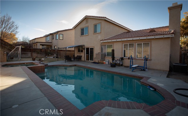 Detail Gallery Image 9 of 20 For 36842 Aristo Pl, Palmdale,  CA 93550 - 3 Beds | 3 Baths