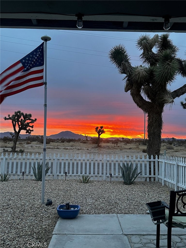 https://media.crmls.org/medias/46a700ac-260c-4e1d-926e-0970ca1bb995.jpg?preset=X-Large
