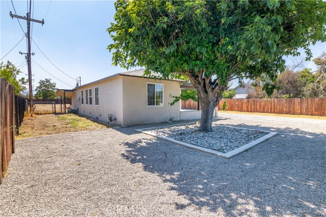 412 South Santa Fe Street, Hemet CA: https://media.crmls.org/medias/46a7c28f-89c8-4c76-8af4-b32c0d9f1a4b.jpg