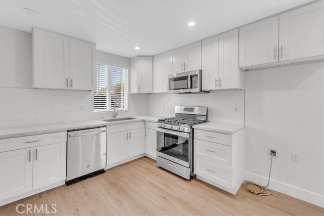 7865 Chastain Avenue, Reseda CA: https://media.crmls.org/medias/46a7c8f0-3937-49c3-8a11-e51416829424.jpg