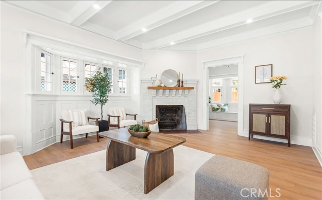 Detail Gallery Image 8 of 44 For 1720 S Kingsley, Los Angeles,  CA 90006 - 4 Beds | 3 Baths