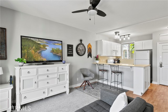 20191 Cape Coral Lane, Huntington Beach CA: https://media.crmls.org/medias/46a81515-d7e7-4f63-b01b-e90e3a5b7d07.jpg