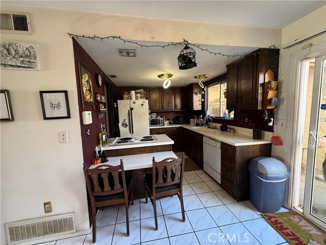 Detail Gallery Image 7 of 23 For 3700 Mountain 6e,  San Bernardino,  CA 92404 - 2 Beds | 1/1 Baths