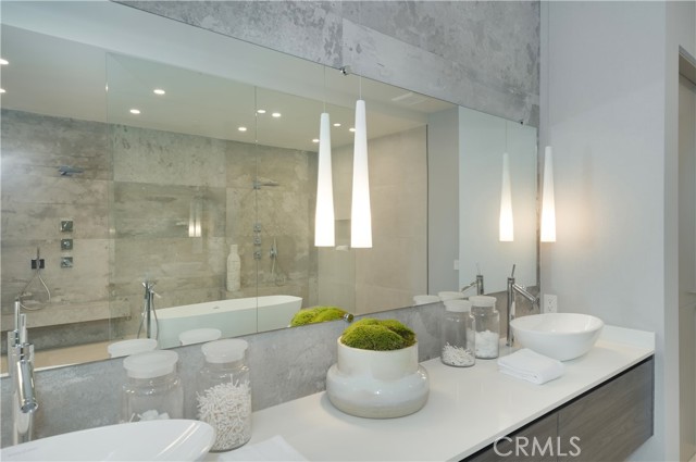 627 N Vista Street, Los Angeles CA: https://media.crmls.org/medias/46a89468-2b48-495c-9cb9-9ef92e4ec543.jpg