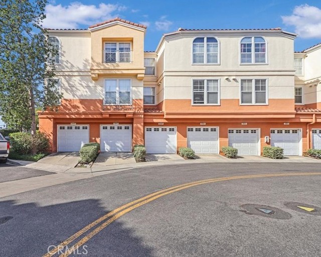 1095 S San Marino Way, Anaheim CA: https://media.crmls.org/medias/46a8d17b-f436-49b3-9de9-38ed8eb621a4.jpg