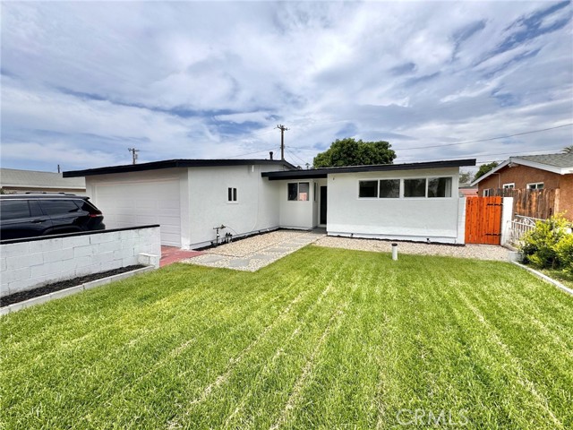 Detail Gallery Image 1 of 1 For 11263 Elkwood St, Sun Valley,  CA 91352 - 4 Beds | 2/1 Baths