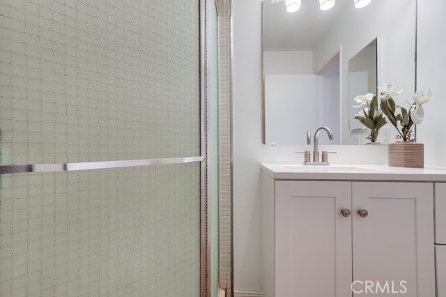 Detail Gallery Image 26 of 66 For 26832 Avenue of the Oaks #D,  Newhall,  CA 91321 - 2 Beds | 2 Baths