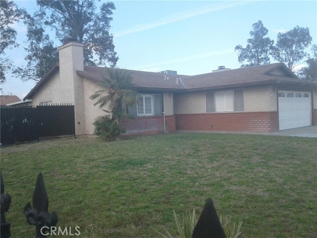 15308 Holly Drive, Fontana CA: https://media.crmls.org/medias/46a994b5-f25d-4f07-987a-b84b351b261f.jpg