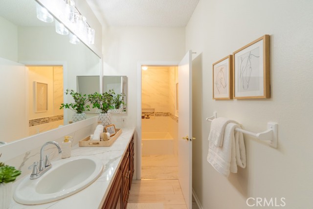 16211 Downey, 92 photo 16