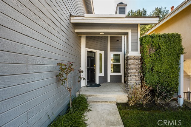 Detail Gallery Image 2 of 32 For 995 S Silver Star Way, Anaheim,  CA 92808 - 3 Beds | 2/1 Baths