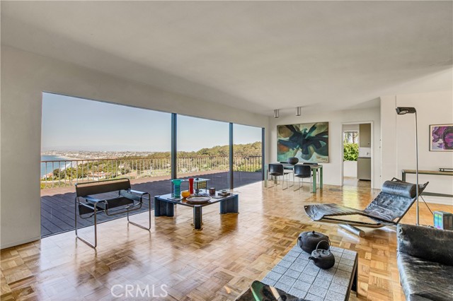 585 Via del Monte, Palos Verdes Estates, California 90274, 3 Bedrooms Bedrooms, ,2 BathroomsBathrooms,Residential,Sold,Via del Monte,PV22020081