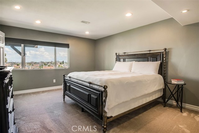 440 Prospect Avenue, Redondo Beach, California 90277, 4 Bedrooms Bedrooms, ,3 BathroomsBathrooms,Residential,Sold,Prospect,SB18044582