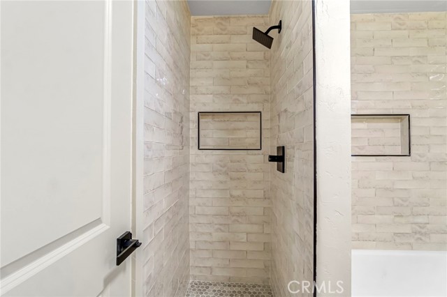 Detail Gallery Image 22 of 41 For 2824 E Brown Ave, Fresno,  CA 93703 - 3 Beds | 2 Baths