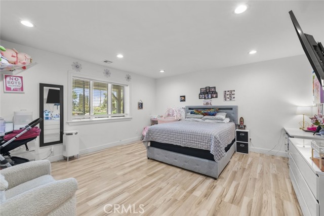 2556 W Avenue N 4, Palmdale CA: https://media.crmls.org/medias/46ad2421-d605-4699-9057-9d2b35b7aa15.jpg