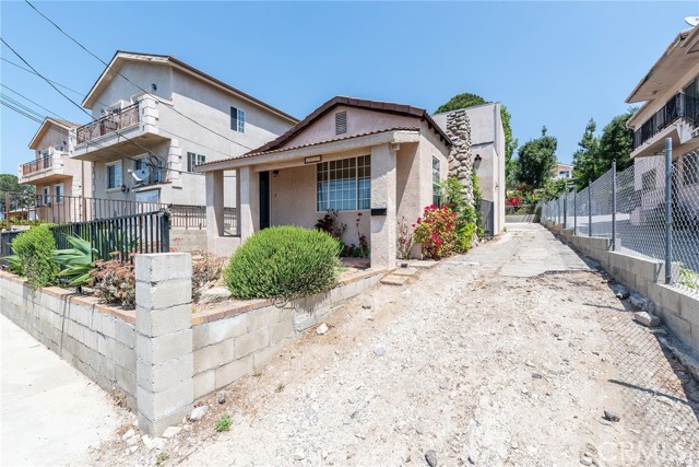 Detail Gallery Image 28 of 31 For 6821 Valmont St, Tujunga,  CA 91042 - 4 Beds | 2 Baths