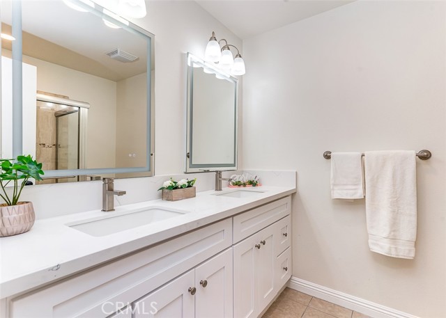 Detail Gallery Image 13 of 35 For 13606 La Jolla Cir #G,  La Mirada,  CA 90638 - 2 Beds | 2 Baths