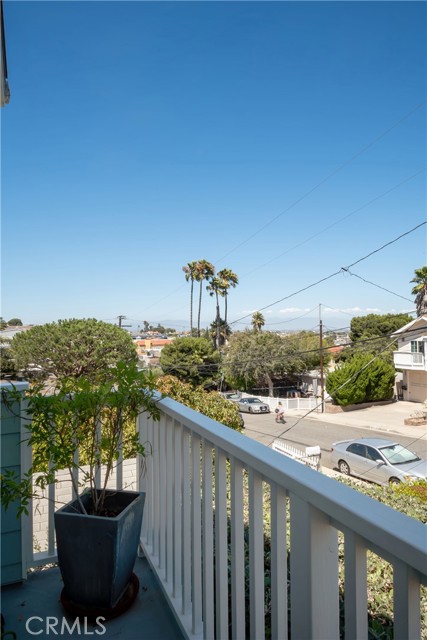 1627 Carver Street, Redondo Beach, California 90278, 2 Bedrooms Bedrooms, ,3 BathroomsBathrooms,Residential,Sold,Carver,PV22178003