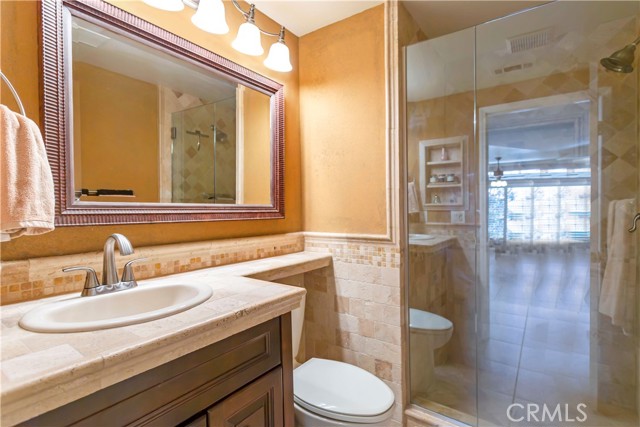 Detail Gallery Image 32 of 38 For 29347 Canyon Rim Pl, Canyon Country,  CA 91387 - 6 Beds | 3 Baths