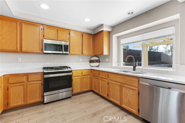 Detail Gallery Image 14 of 50 For 30465 Avenida Palmera, Homeland,  CA 92548 - 4 Beds | 3 Baths