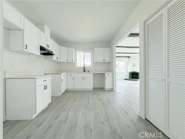 Detail Gallery Image 4 of 19 For 405 S Bradfield Ave, Compton,  CA 90221 - 3 Beds | 2 Baths