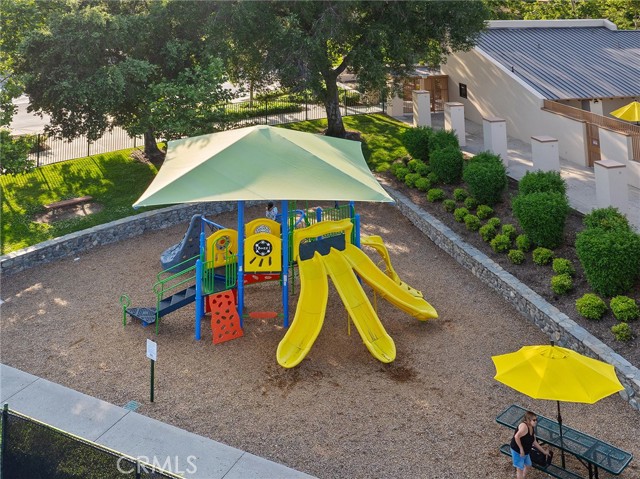 7476 Sequoia Lane, Highland CA: https://media.crmls.org/medias/46af3fb9-bb1c-496c-8212-4b2792b36540.jpg