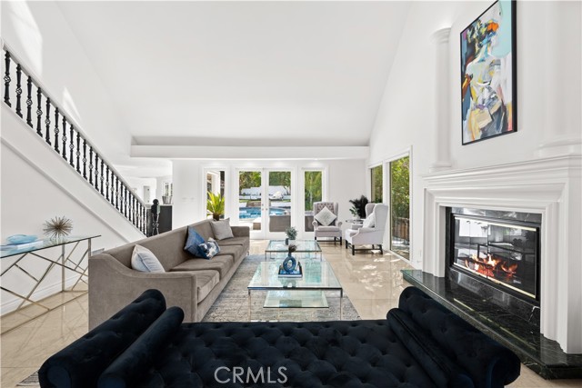 Detail Gallery Image 3 of 64 For 16221 Elisa Pl, Encino,  CA 91436 - 5 Beds | 5/1 Baths