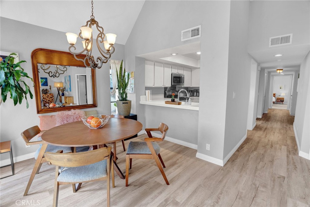 231 Bethany Road 305, Burbank, CA 91504