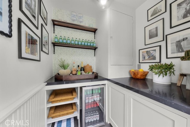 1012 10th Street, Manhattan Beach CA: https://media.crmls.org/medias/46b015c2-b52b-4d71-a721-994b7377b8cd.jpg