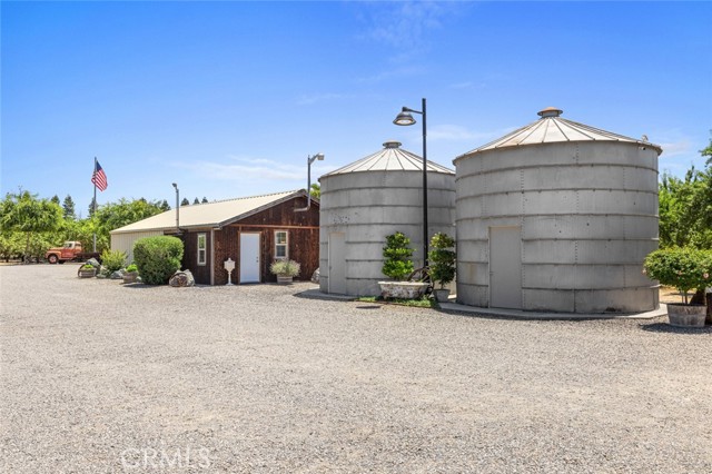 4742 Crow Road, Oakdale CA: https://media.crmls.org/medias/46b02448-f560-40bf-a0ff-df46b7b2b020.jpg