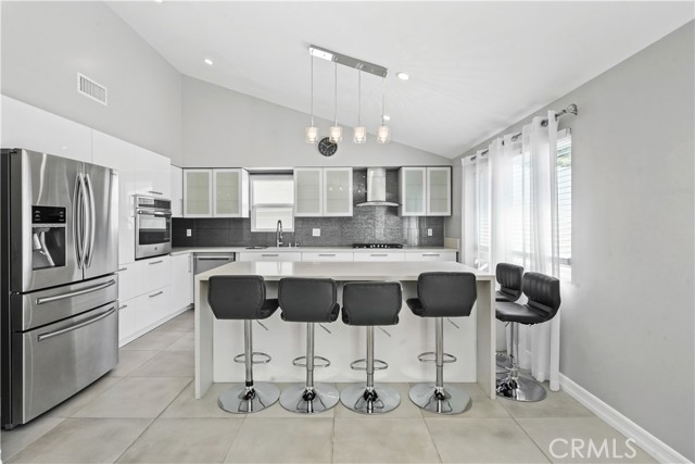 Detail Gallery Image 15 of 39 For 12835 Titian Ave, Granada Hills,  CA 91344 - 3 Beds | 2 Baths