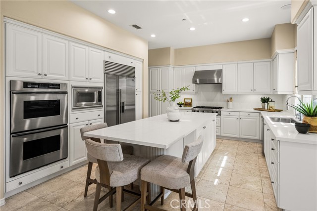 Detail Gallery Image 20 of 63 For 10533 Emerson Bend, Tustin,  CA 92782 - 4 Beds | 3/1 Baths