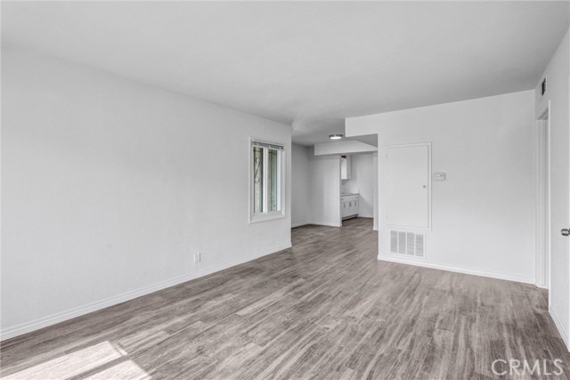 10523 Haas Avenue, Los Angeles CA: https://media.crmls.org/medias/46b20f75-ee00-467a-9469-6acfa7ca4c7d.jpg
