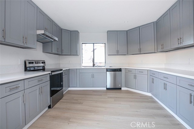 Detail Gallery Image 17 of 44 For 11444 Odessa Ave, Granada Hills,  CA 91344 - 4 Beds | 2 Baths