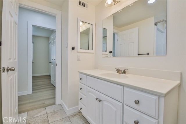 511 Gwynwood Avenue, La Habra CA: https://media.crmls.org/medias/46b3f19f-d67d-4f87-add7-631bcc03dc4e.jpg