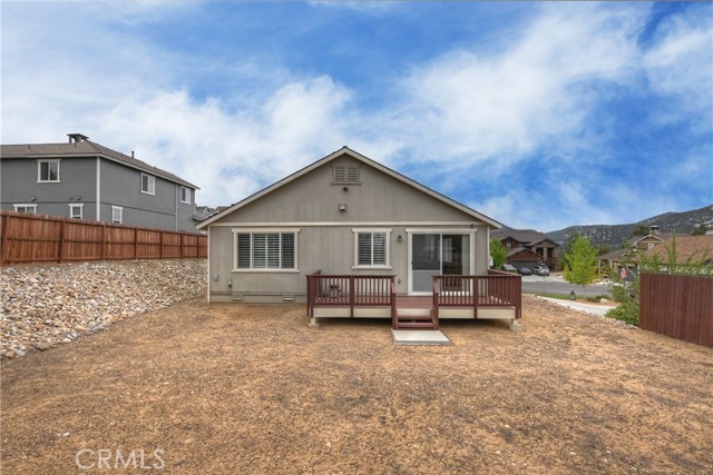 218 Crimson Circle, Big Bear City CA: https://media.crmls.org/medias/46b48de8-1cb1-4ecd-839b-d031d814b149.jpg