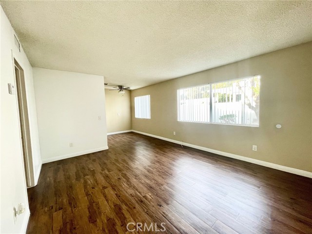 Detail Gallery Image 3 of 12 For 1452 3rd St #2,  La Verne,  CA 91750 - 2 Beds | 1/1 Baths