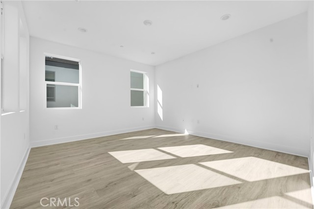 27345 Creekwood Lane, Valencia CA: https://media.crmls.org/medias/46b50b02-f11c-44c8-9535-656c98b3da5d.jpg